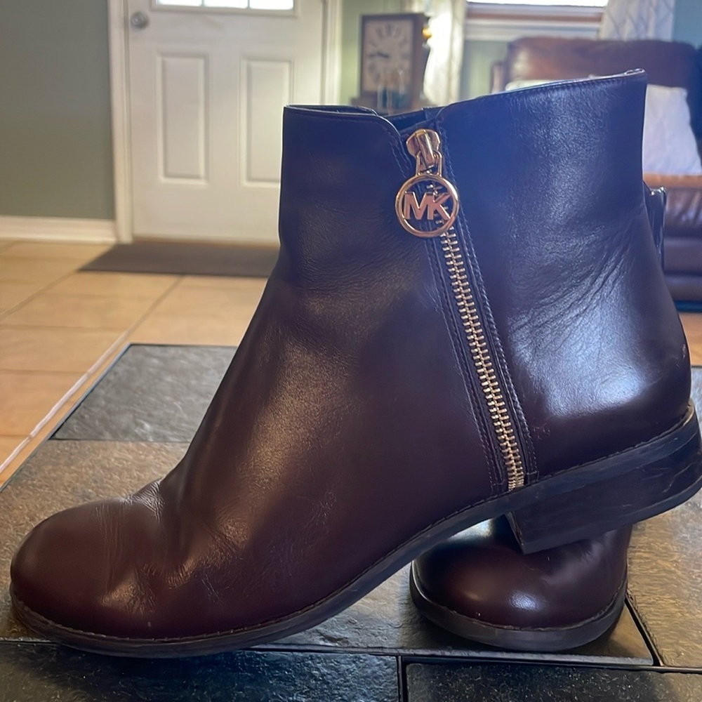 Michael Kors booties 11M dark brown EUC
